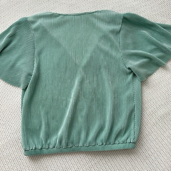 ASTR the Label Crinkle Wrap Top in Seafoam Size XS - Picture 7 of 7
